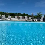 Maxana Bed & Breakfast 4*