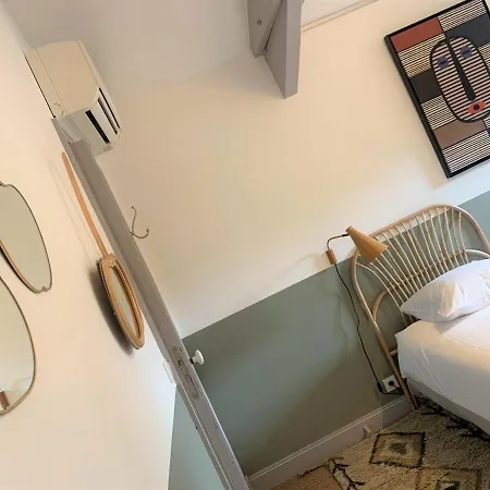 Couette-café Maxana 4*