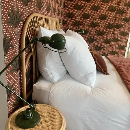 Couette-café Maxana 4*