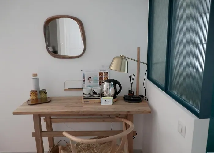 Maxana Bed & Breakfast 4*