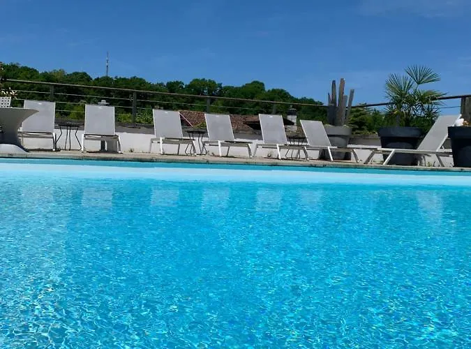 Maxana Bed & Breakfast 4*